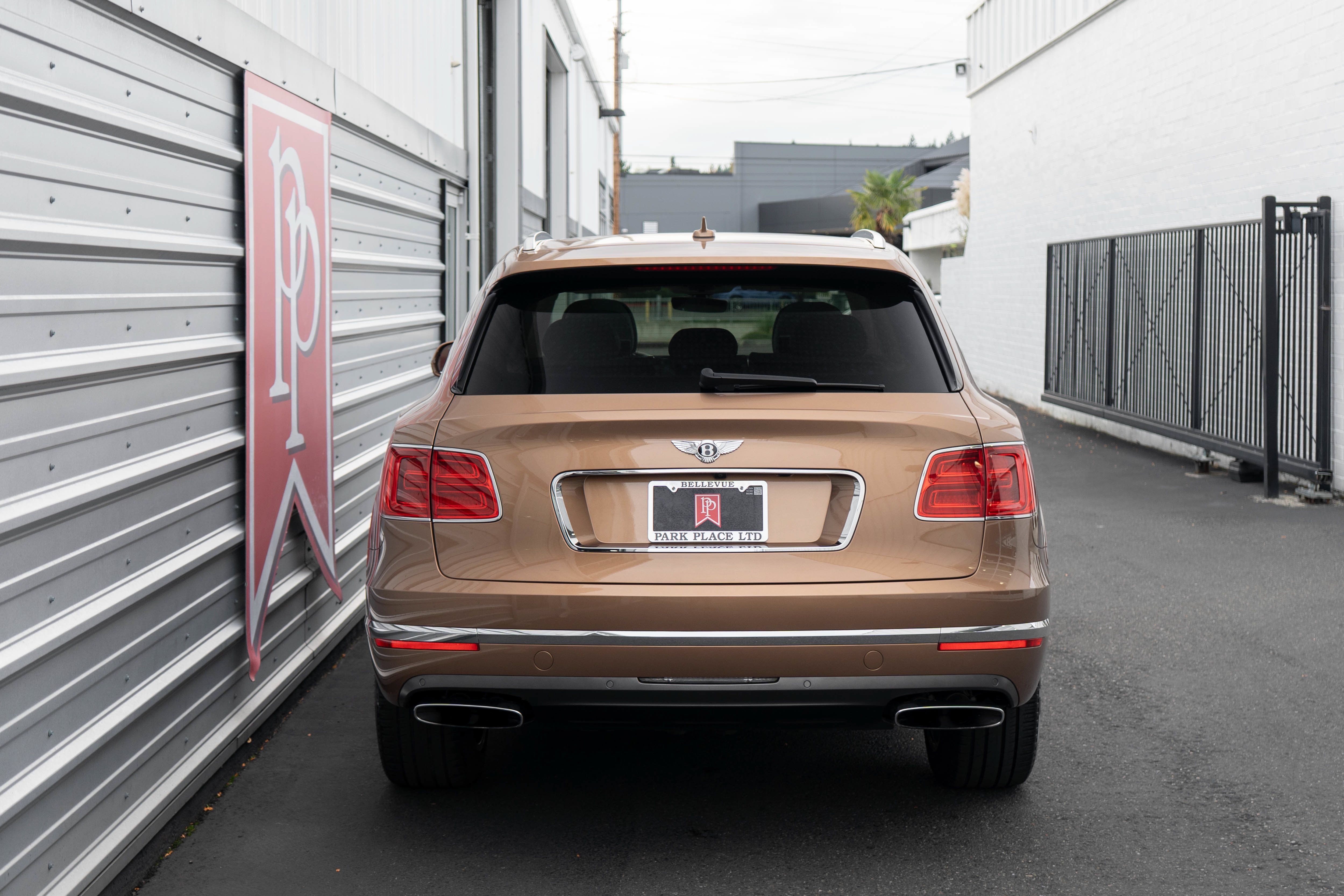 Used 2017 Bentley Bentayga AWD/4WD image 56