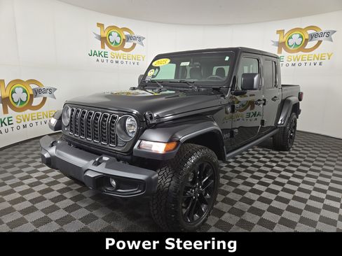 Certified 2025 Jeep Gladiator Sport image 4