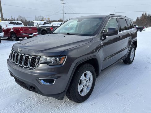 Used 2017 Jeep Grand Cherokee Laredo w/ Quick Order Package 23E image 2