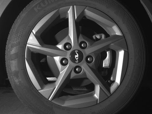 Used 2025 Kia K4 LXS image 13