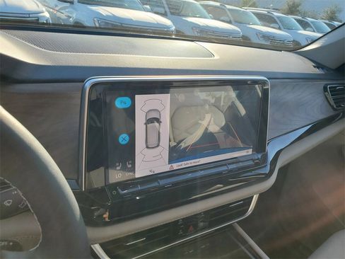 New 2026 Volkswagen Atlas SE image 11