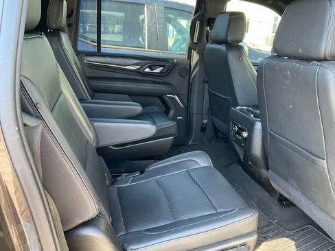 Used 2021 GMC Yukon XL Denali image 9