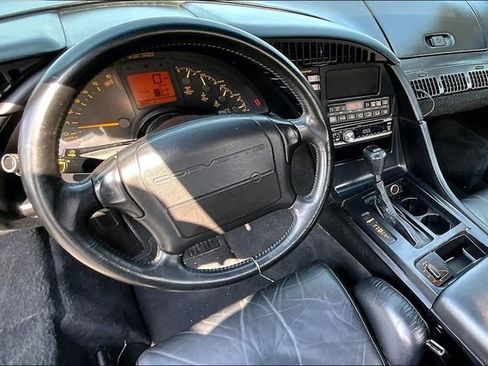 Used 1992 Chevrolet Corvette Convertible RWD image 7