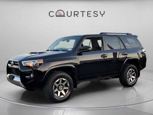 Certified 2023 Toyota 4Runner TRD Off-Road image 1