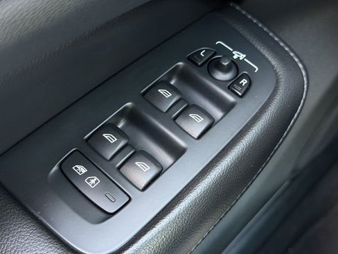 Used 2020 Volvo S60 T5 Momentum w/ Protection Package Premier image 21