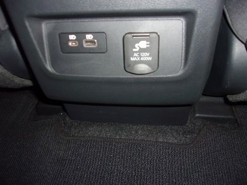 Used 2024 Nissan Frontier SV w/ SV Convenience Package image 24