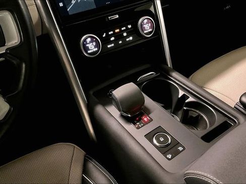 Certified 2021 Land Rover Discovery HSE R-Dynamic image 19