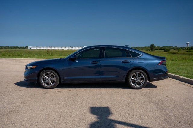 Used 2023 Honda Accord EX image 4