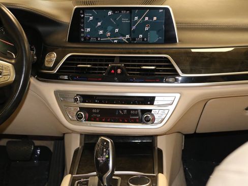 Used 2016 BMW 740i RWD image 23