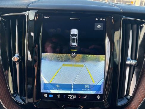 Certified 2023 Volvo XC60 B5 Plus w/ Protection Package Premier image 23