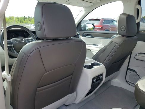 Used 2024 GMC Acadia Denali w/ Super Cruise Package AWD/4WD image 30