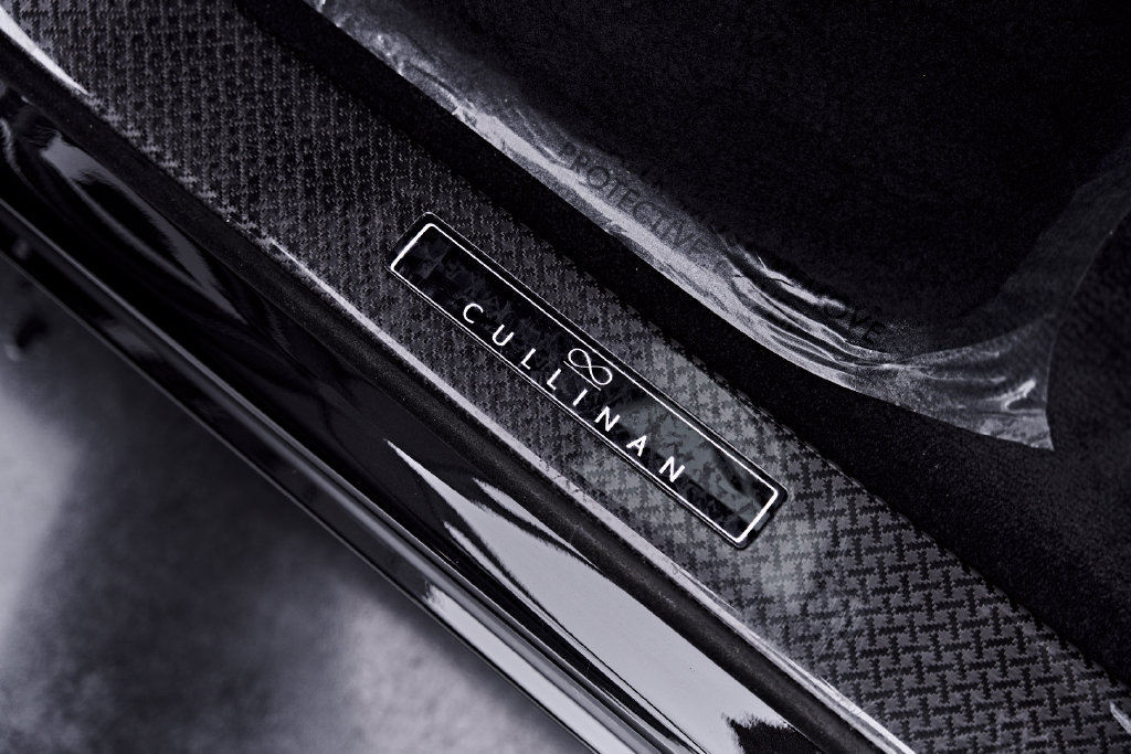 Used 2025 Rolls-Royce Cullinan Black Badge AWD/4WD image 47