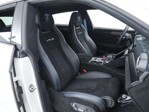 Used 2023 Lamborghini Urus Performante image 21