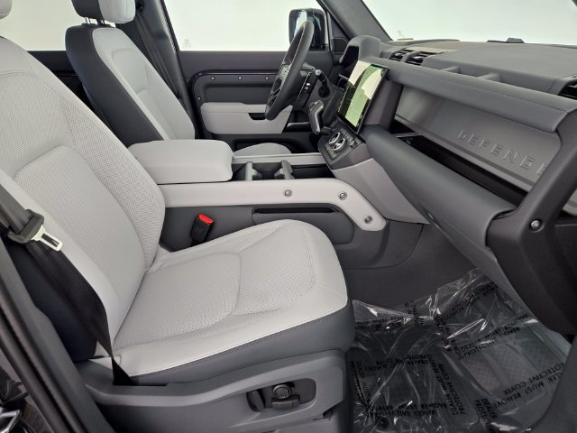 Used 2026 Land Rover Defender 110 V8 AWD/4WD image 3