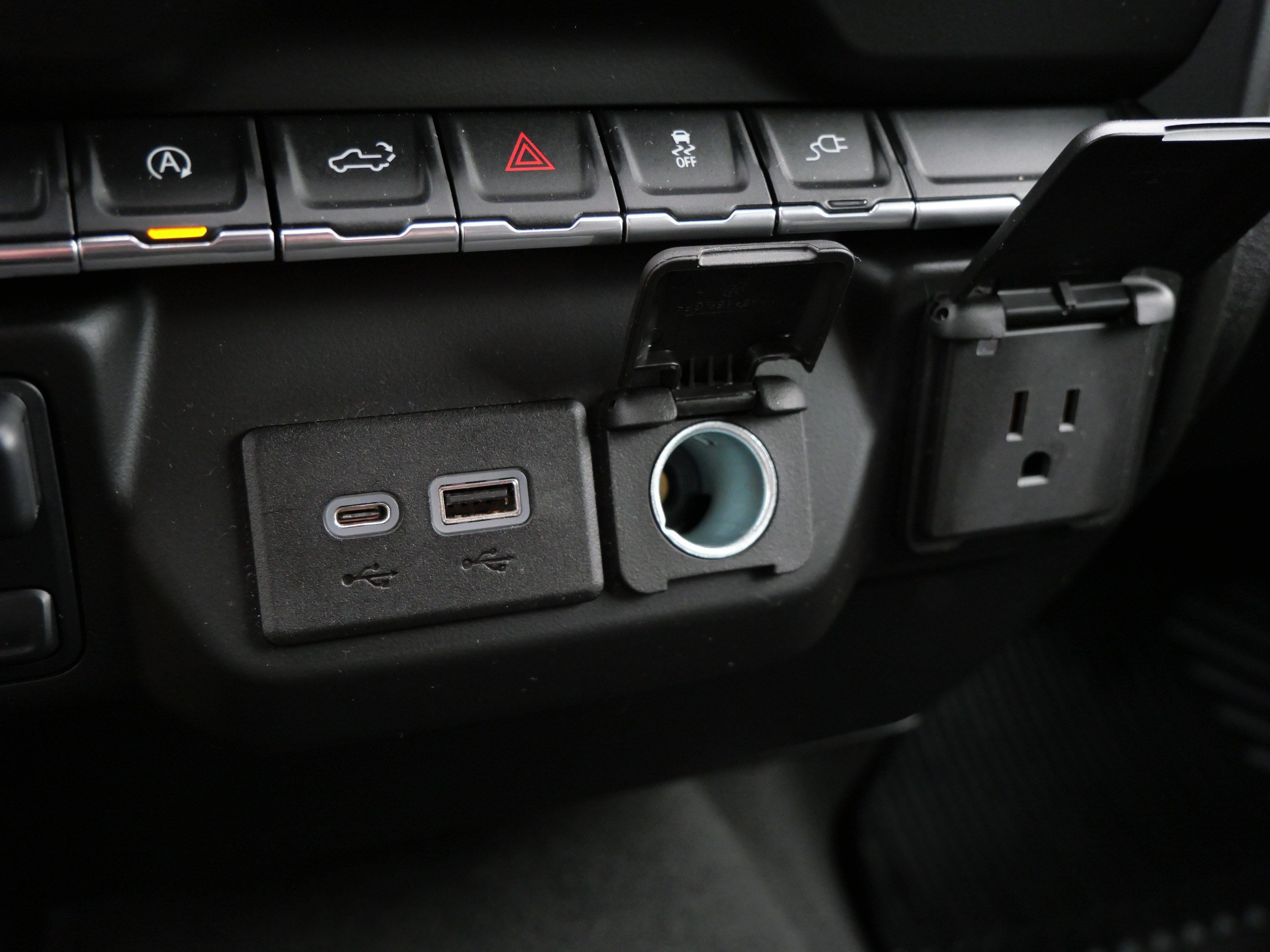 Certified 2021 Chevrolet Silverado 1500 Custom AWD/4WD image 32
