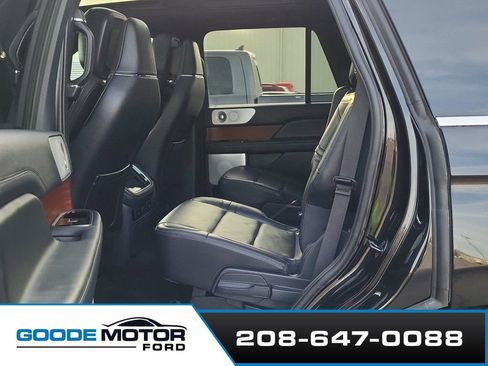 Used 2023 Lincoln Navigator Reserve image 13