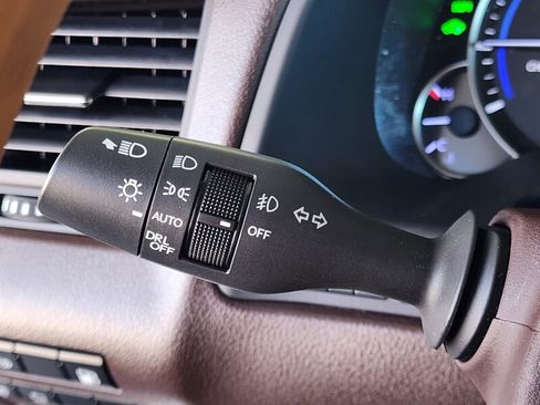 Used 2019 Lexus RX 450h AWD w/ Navigation Package image 39