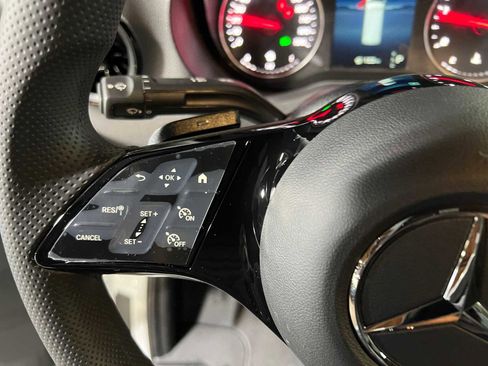 Used 2025 Mercedes-Benz Sprinter 2500 image 21