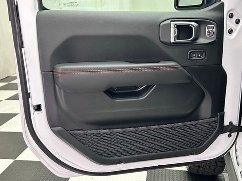 New 2025 Jeep Gladiator Rubicon image 9