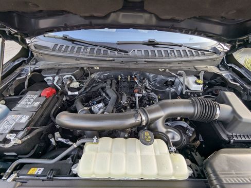 Certified 2025 Lincoln Navigator Reserve image 11