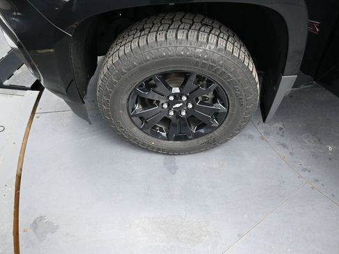 Used 2021 Chevrolet Colorado Z71 w/ Z71 Midnight Edition AWD/4WD image 13