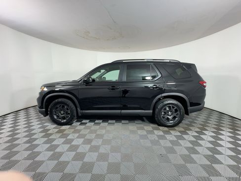 New 2025 Honda Pilot TrailSport image 2