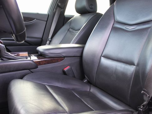 Used 2016 Cadillac XTS Luxury image 11