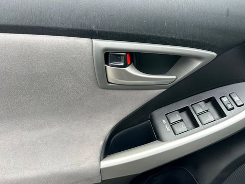 Used 2015 Toyota Prius Two image 12