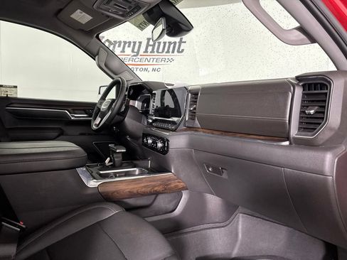 Used 2024 GMC Sierra 1500 SLT w/ SLT Convenience Package AWD/4WD image 33