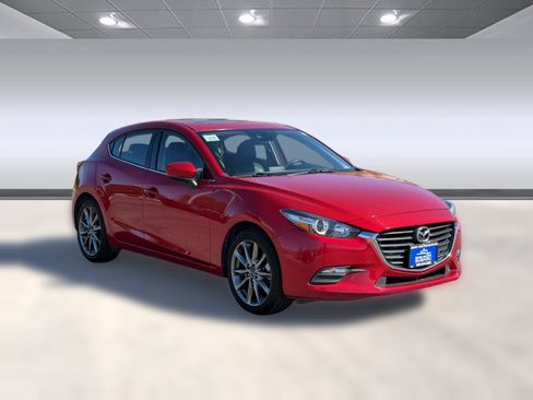 Used 2018 MAZDA MAZDA3 Touring FWD image 7