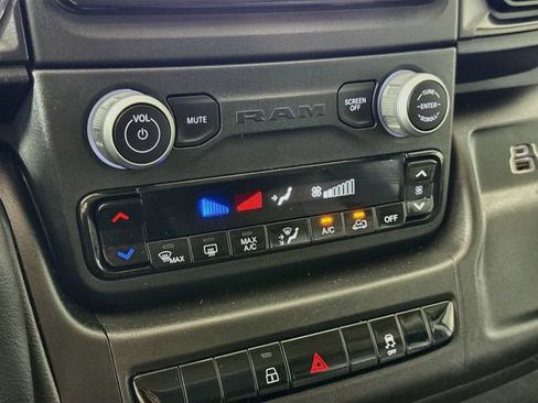 Used 2024 RAM ProMaster 2500 w/ Convenience Group FWD image 15