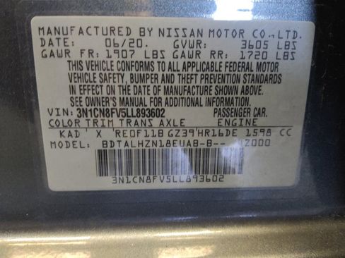 Used 2020 Nissan Versa SR w/ Convenience Package image 33