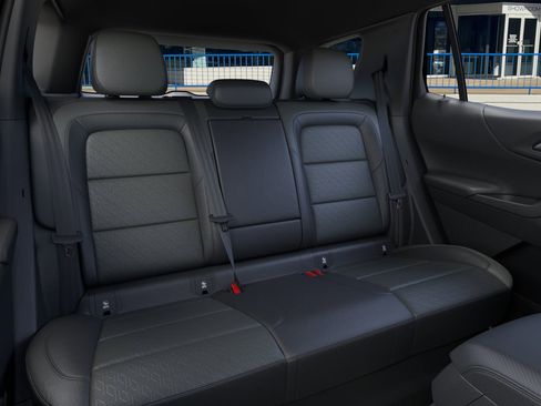 New 2026 Chevrolet Equinox LT image 17