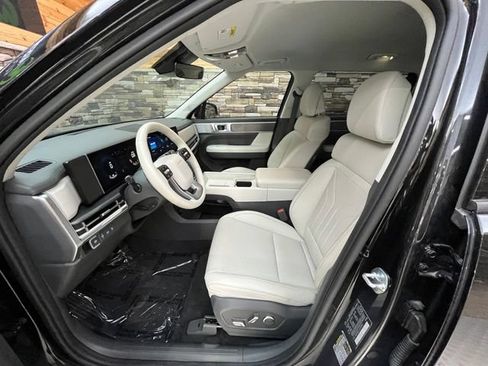 Used 2025 Hyundai Santa Fe SEL AWD/4WD image 32