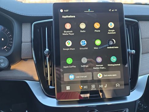 New 2026 Volvo XC90 B6 Plus image 32