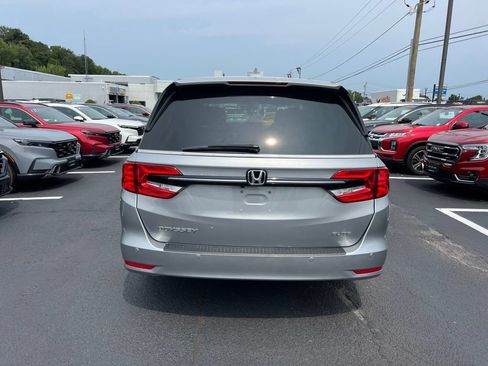 Used 2024 Honda Odyssey Elite image 4