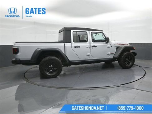 Used 2023 Jeep Gladiator Mojave image 3