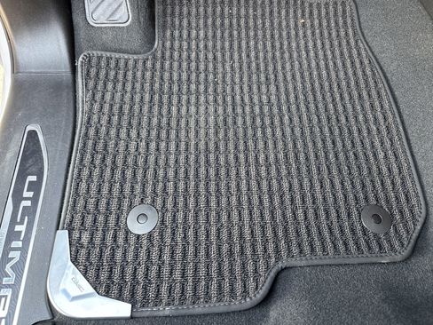 Used 2025 GMC Sierra 2500 Denali Ultimate image 17