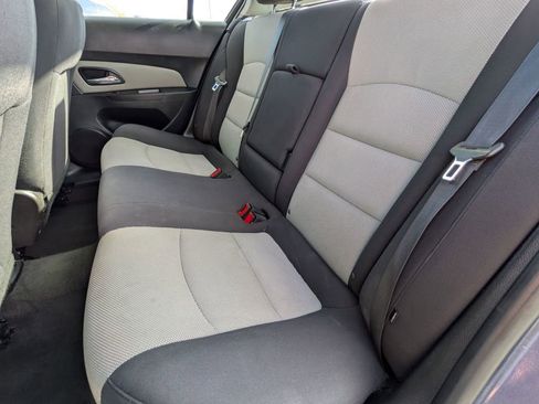 Used 2014 Chevrolet Cruze LS image 25
