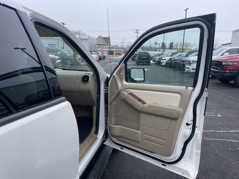 Used 2010 Ford Explorer Eddie Bauer image 8