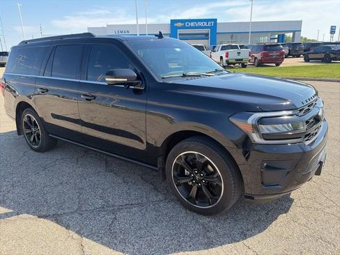 Used 2024 Ford Expedition Max Limited AWD/4WD image 2