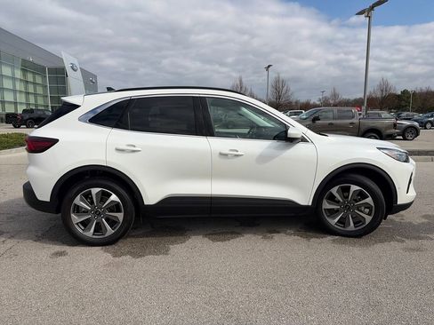 Used 2024 Ford Escape Platinum w/ Premium Technology Package image 10