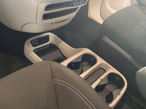 Used 2023 Chrysler Voyager LX FWD image 26