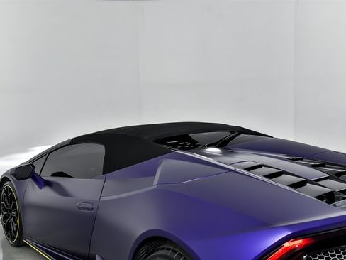 Used 2021 Lamborghini Huracan EVO RWD image 13