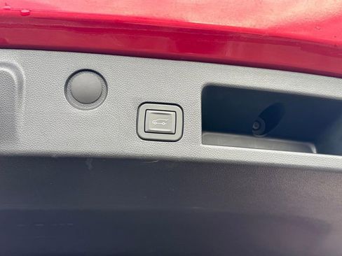 Used 2025 Chevrolet Equinox LT w/ Convenience Package II image 6