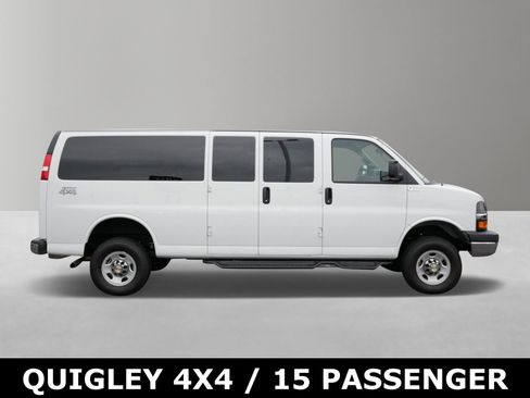 Used 2024 Chevrolet Express 3500 LT w/ LT Preferred Equipment Group image 5