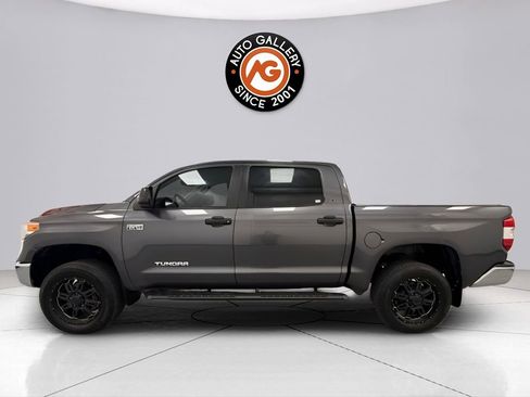 Used 2017 Toyota Tundra SR5 w/ SR5 Upgrade Package AWD/4WD image 4
