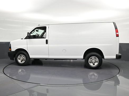 Used 2022 Chevrolet Express 3500 w/ Driver Convenience Package RWD image 8