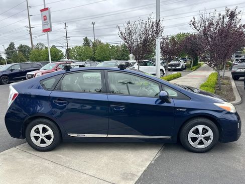 Used 2012 Toyota Prius Two FWD image 6