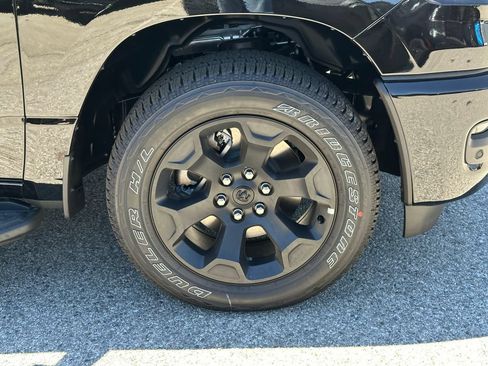 New 2026 RAM 1500 Express AWD/4WD image 11